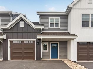 1675 Reigle Dr UNIT 2, Kewaskum, WI 53040