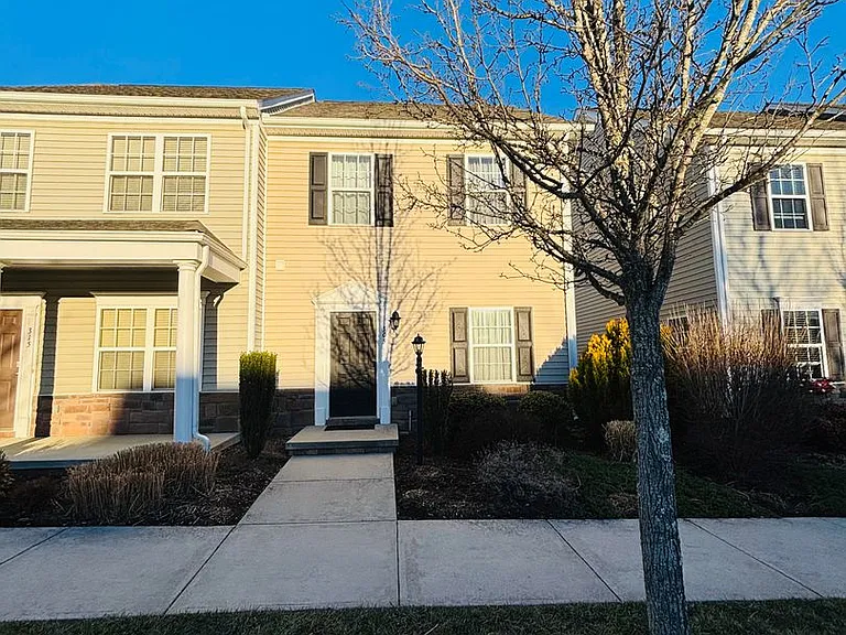 305 Phoenix Blvd NW — Photo 8