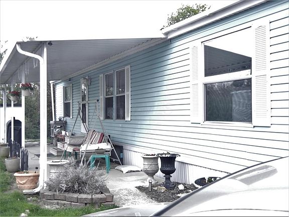 2nd image of 1977 Bluff Run Ct