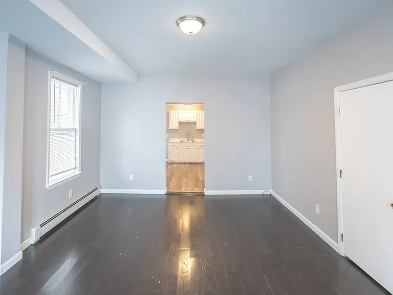 421 Ferry St #1 — Photo 4