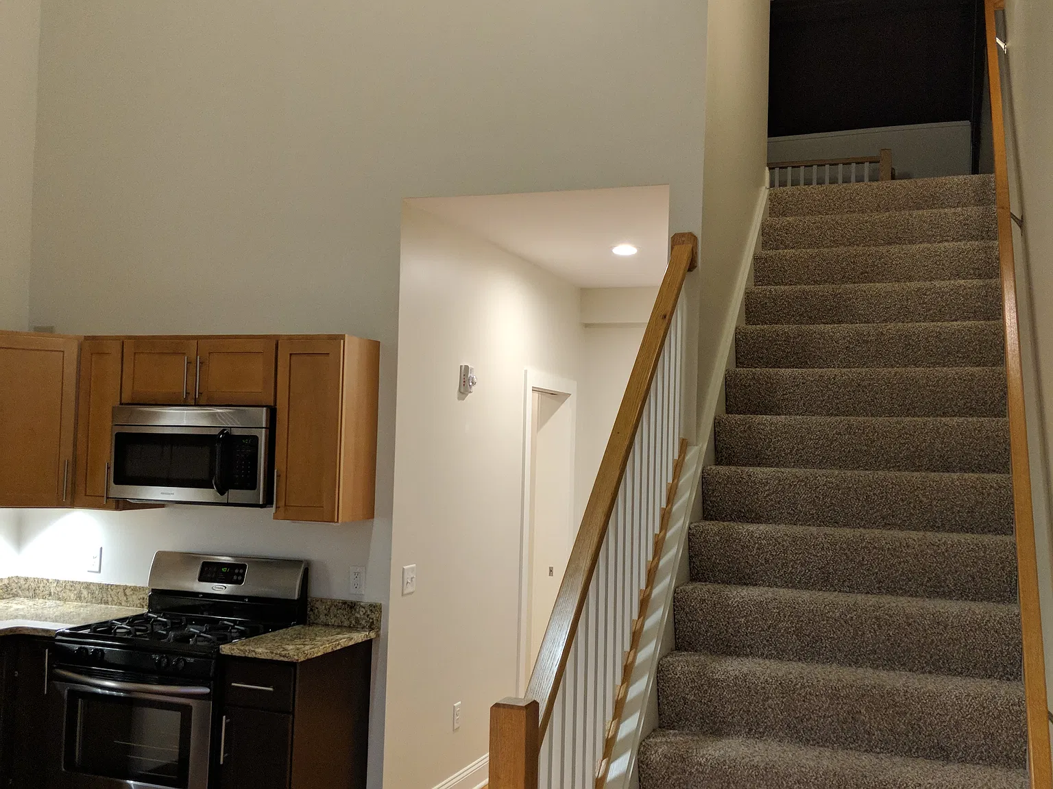 2 bed, 1280 sqft, $1,900 — Photo 2