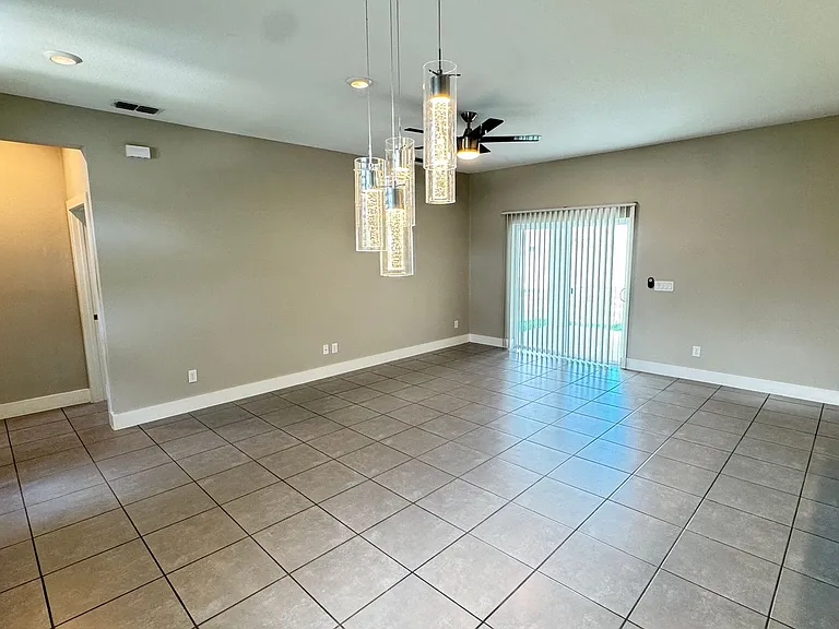 256 Hyacinth Ct — Photo 4