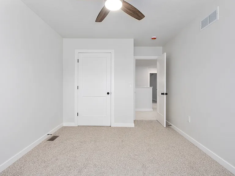 2027 Agnes Ave — Photo 28