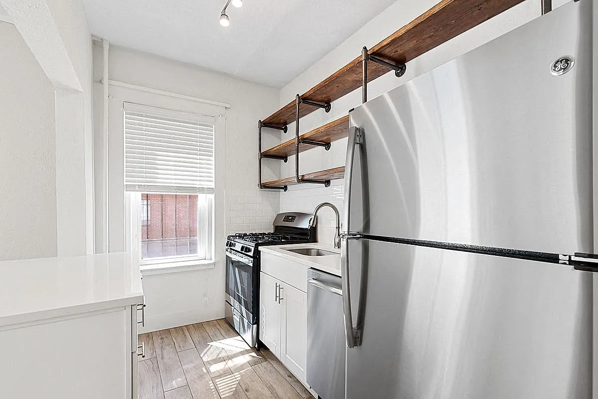 Haler Apartments — Photo 3