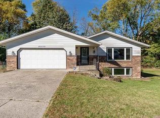 4504 Crescent Cir, Rockford, IL 61108
