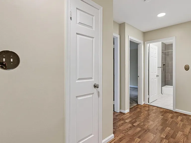 5719 Oakshore Ct — Photo 21