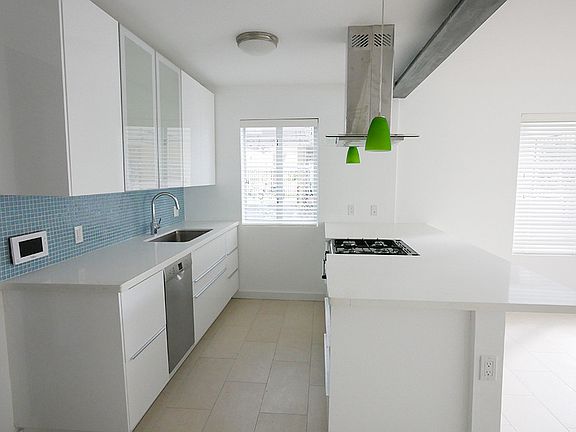 4th image of 643 Jefferson Ave APT 1