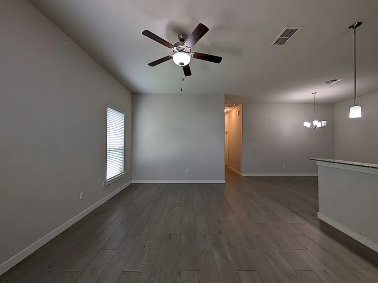 2237 Avery Vlg — Photo 6