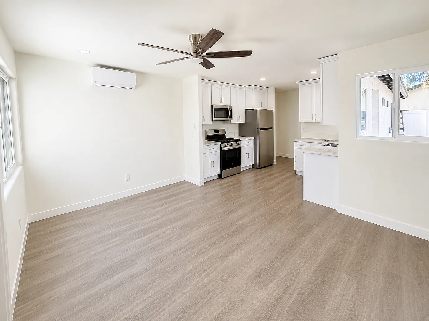 2 bed, 1014 sqft, $2,650 — Photo 4