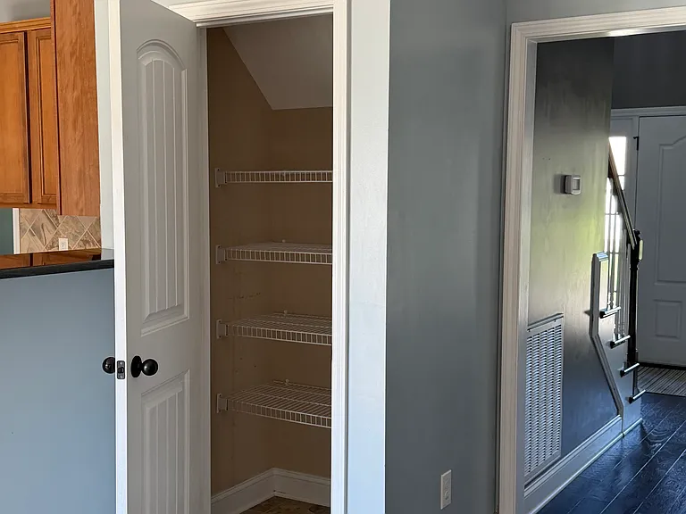 7640 Greenscape Dr — Photo 2