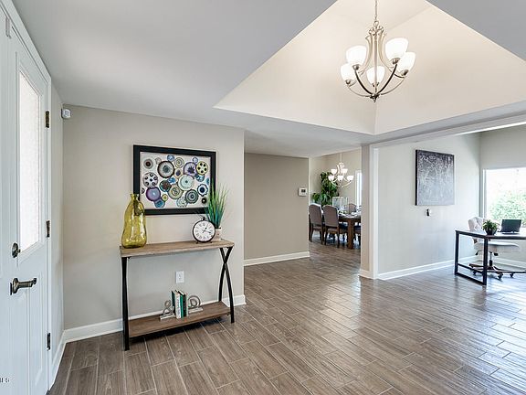 5th image of 11010 W Palmeras Dr