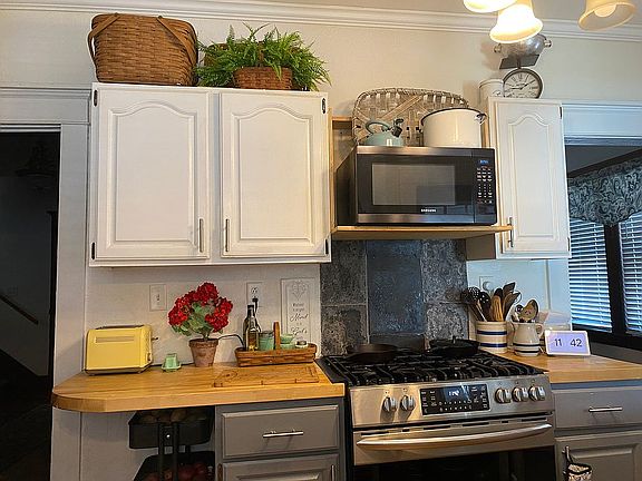Gas stove