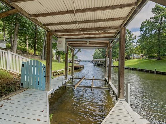 5th image of 110 Woodlawn Ct