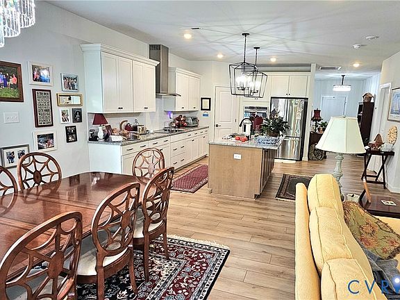 5th image of 8409 Chimney Rock Dr