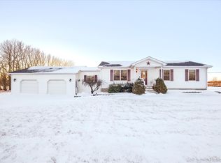 6941 Lake Pleasant Rd, North Branch, MI 48461