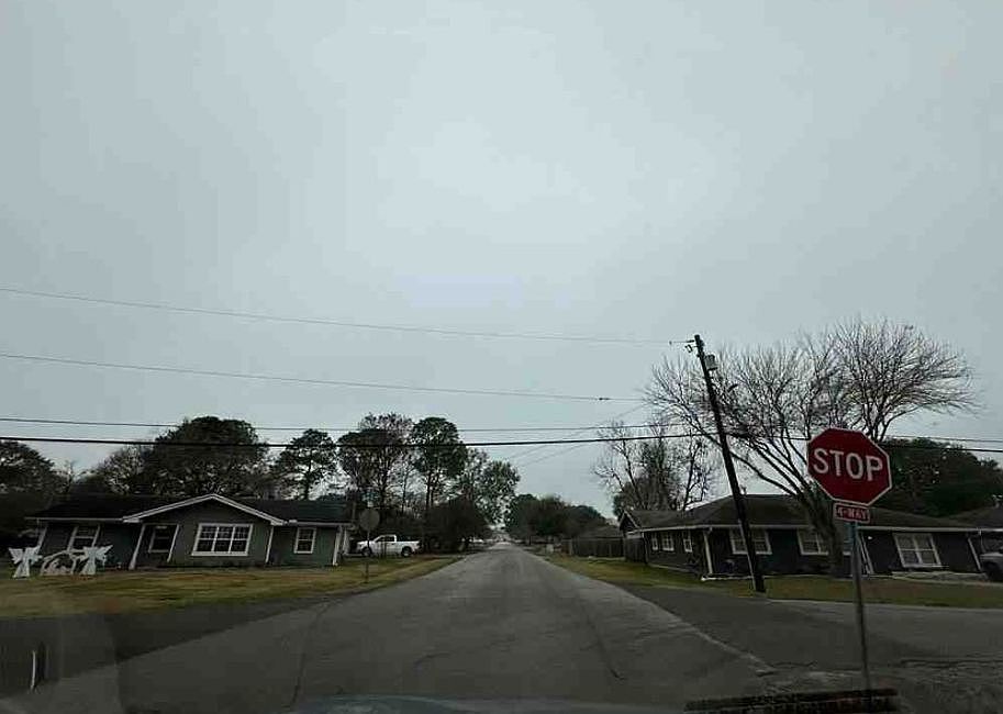 Exterior Neighborhood (street photo)