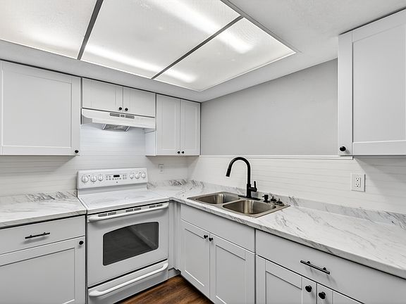 5th image of 3709 Cheswick Dr