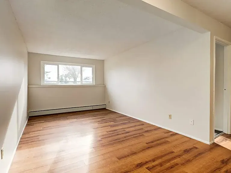 1023 3rd Ave E — Photo 18