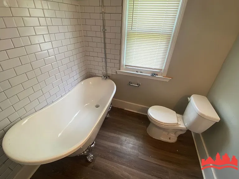 1532 Barton St — Photo 14