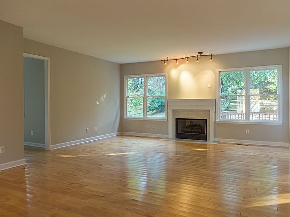 5th image of 143 Montibello Dr