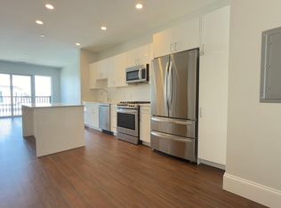205 Maverick St #412, Boston, MA 02128