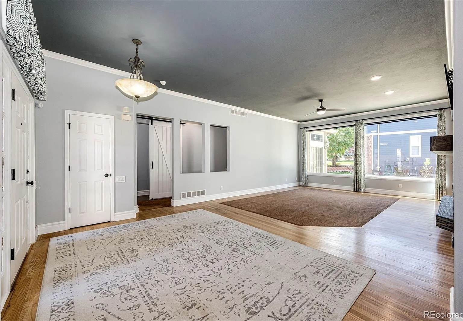 4 bed, 3.5 bath, 4164 sqft, $4,300 — Photo 4
