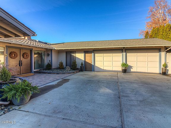 3rd image of 806 Mesa Vista Pl