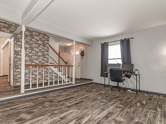 4th image of 8012 Fenway Dr