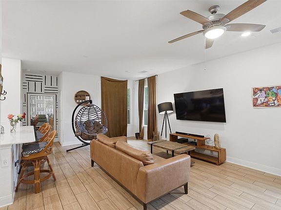 3rd image of 12912 Zivah Ln
