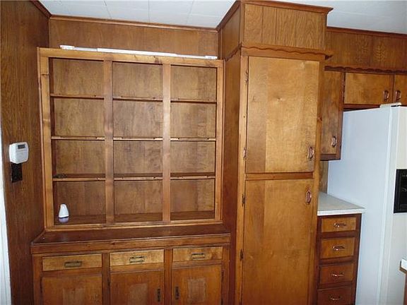 4th image of 1518 Park Ave
