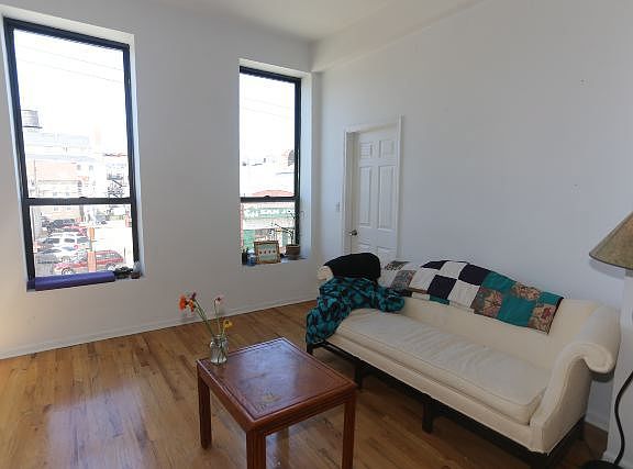 5th image of 1753 W Chicago Ave #3