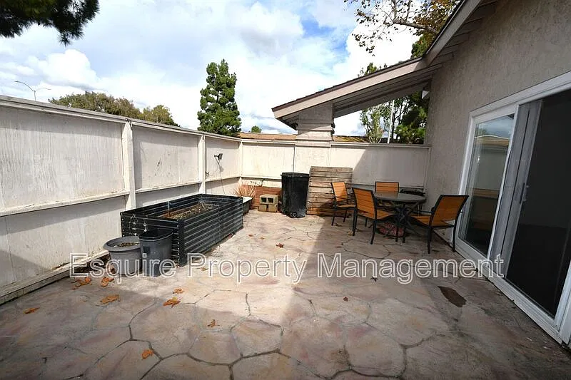 2 bed, 1.5 bath, 1019 sqft, $2,795 — Photo 3