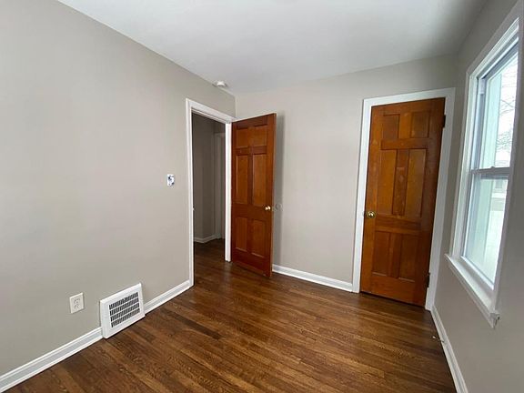 4th image of 19605 Harvard Ave