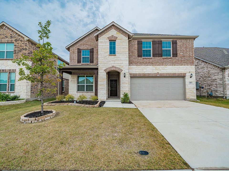 1st image of 427 Holt Ln