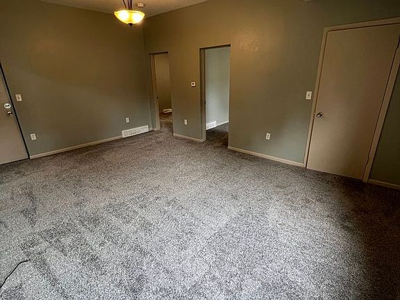 4th image of 812 Chicago Ave #1