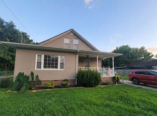 1136 State St, Paintsville, KY 41240