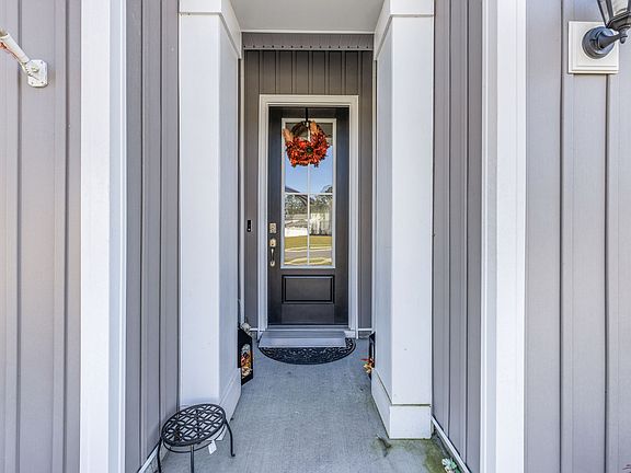 4th image of 84 Woodford Reserve Dr