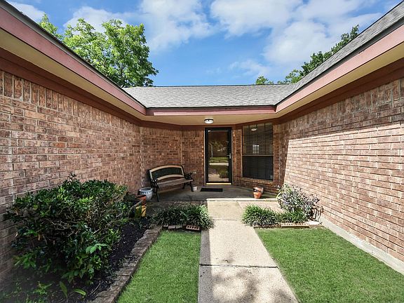 4th image of 17619 Hamilwood Dr