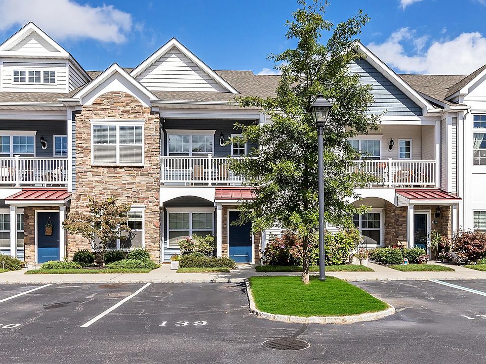 1st image of 141 Rosebud Ct #141