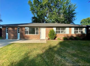107 Glendale Dr, Charlestown, IN 47111