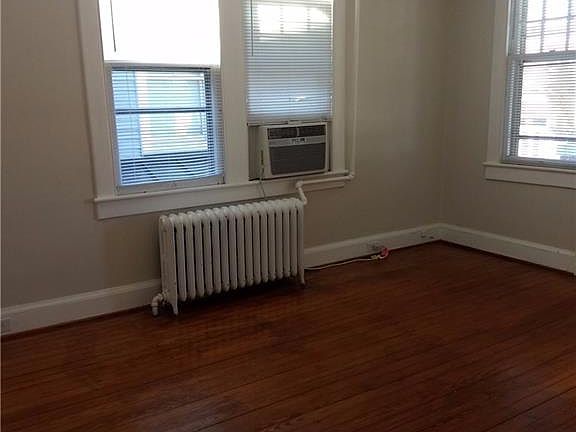 3rd image of 421 Broad St APT 4