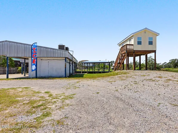 5010 Hawaii St, Bay Saint Louis, MS 39520