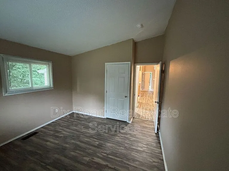 702 Arthur St — Photo 20
