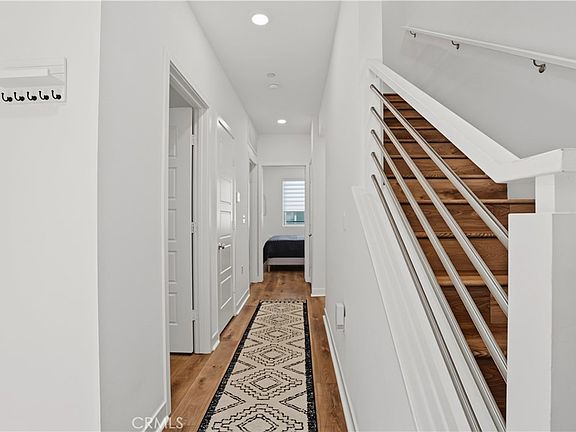 3rd image of 283 Dockside Ln