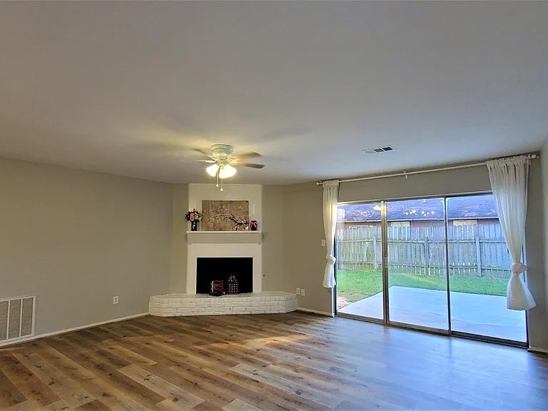 14419 Cypress Leaf Dr — Photo 10