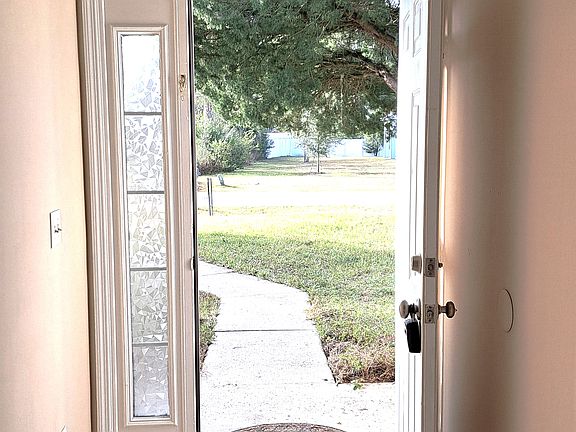 4th image of 30 Patricia Dr