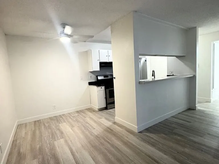 13925 Sherman Way — Photo 17