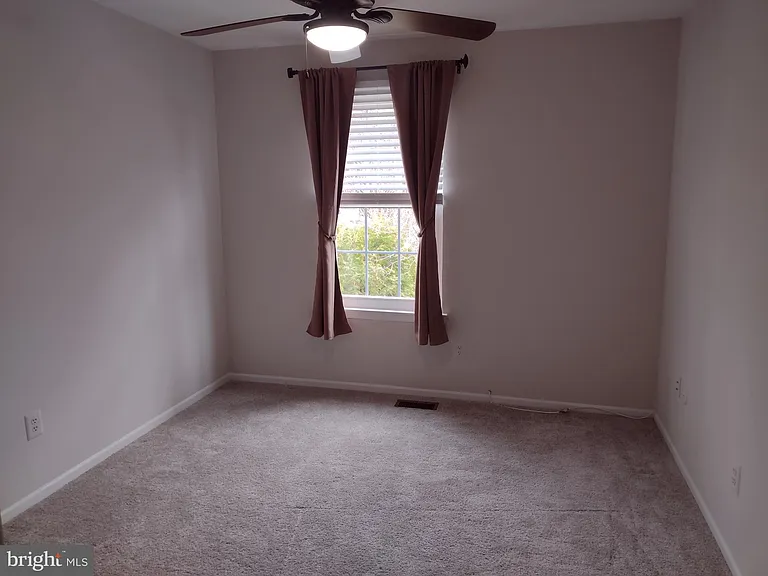 83 Avon Ln — Photo 20