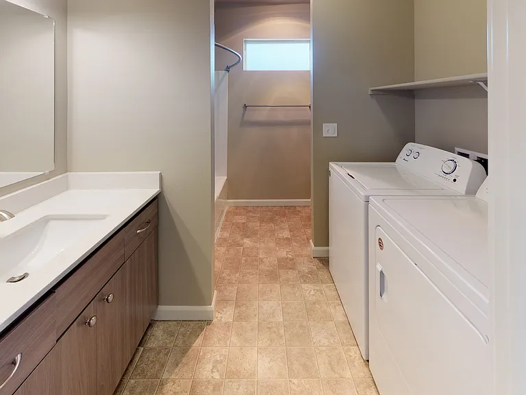 Bathroom/Laundry Bathroom/Laundry