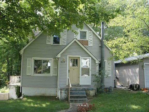 4th image of 813 S Bosse Ave